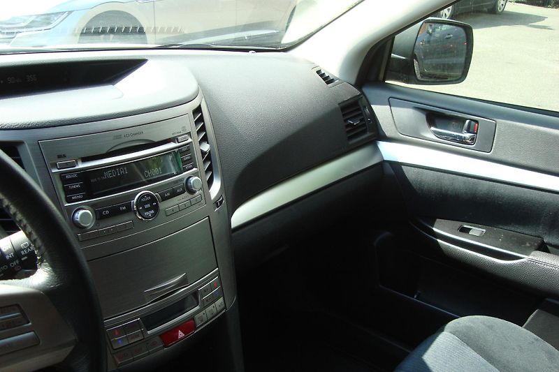 Subaru Outback (2011) 2.0 D,AWD,ČR, 2.Maj.Servis.Kn. - fotka 62 z 76