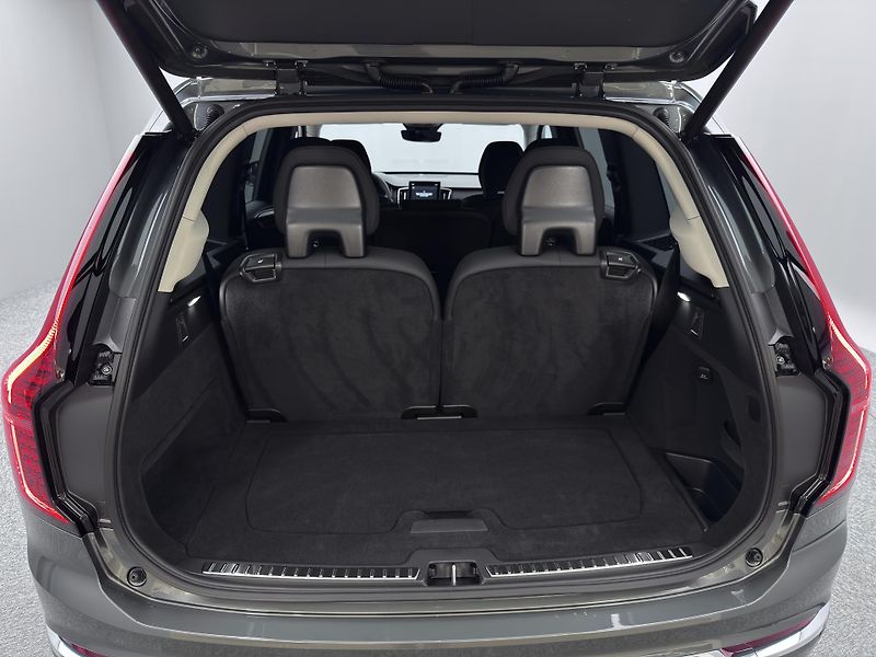 Volvo XC90 (2026) B5 AWD AUT BRIGHT PLUS 7-míst - fotka 16 z 24