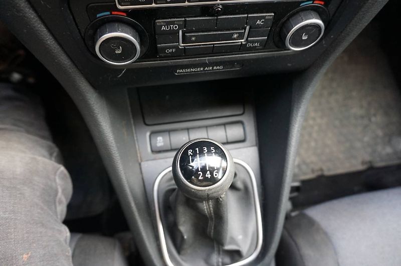 Volkswagen Golf Variant (2011) 2,0 - fotka 18 z 25