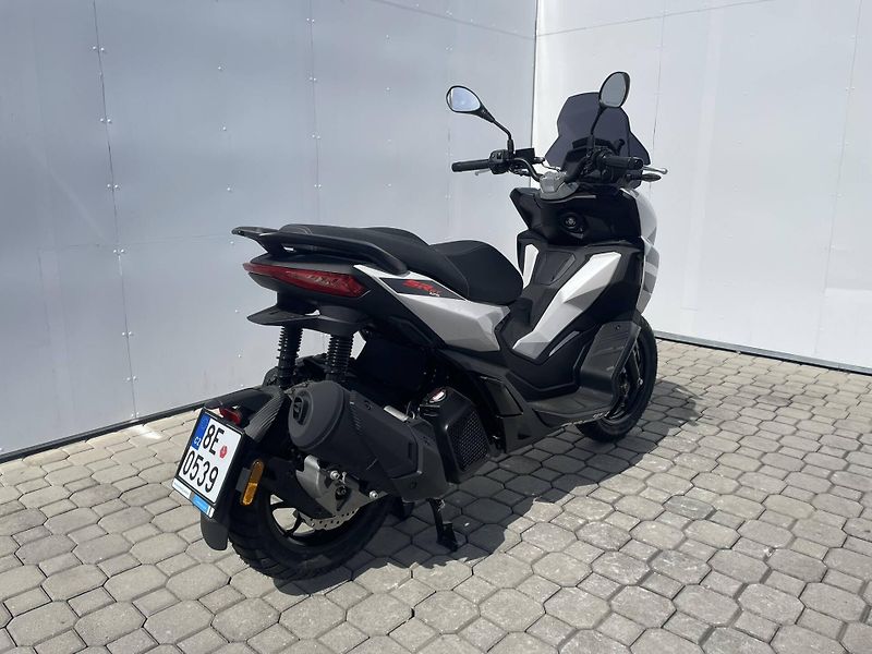 Aprilia (2025) SR GT 125 EU5+ - fotka 3 z 13