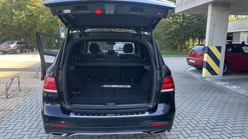 Mercedes-Benz GLE (2016) - fotka 15 z 26
