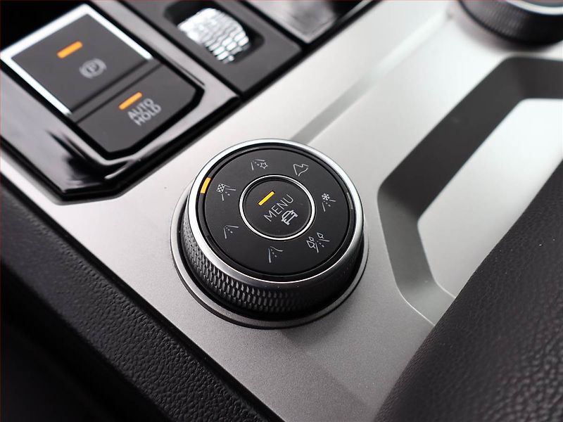 Volkswagen Touareg (2020) 3.0 TDI - fotka 18 z 24