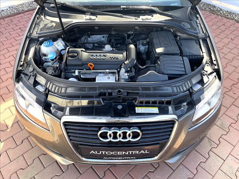 Audi A3 1,4 TFSi,serv.kn. - fotka 8 z 19