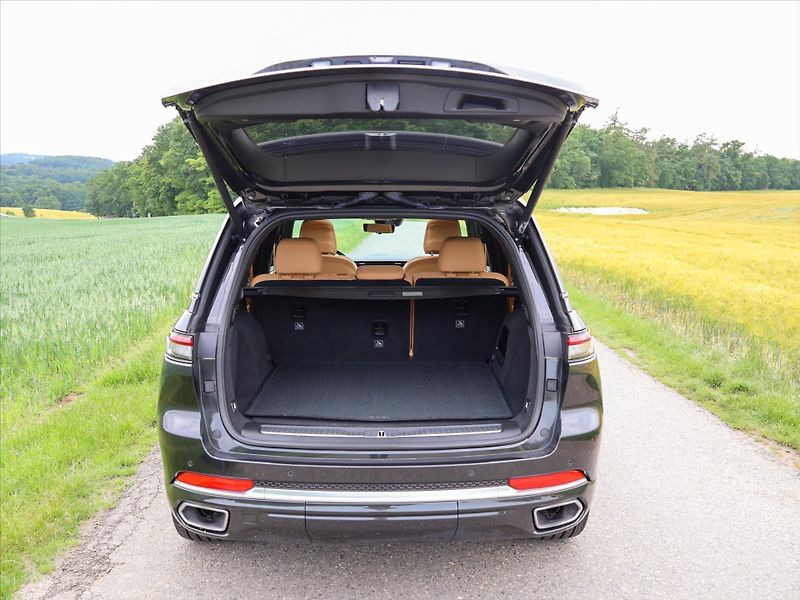 Jeep Grand Cherokee 2,0 4xe Summit Plug-In CZ DPH - fotka 9 z 90
