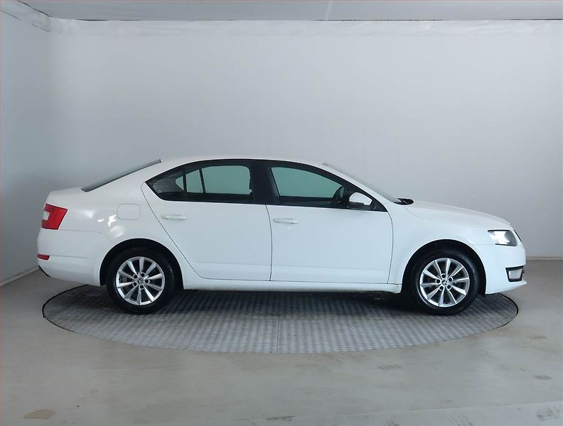Škoda Octavia (2015) 1.6 TDI - fotka 6 z 15