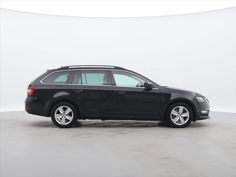 Škoda Octavia 2,0 TDI 110kW DSG Style LED - fotka 8 z 26