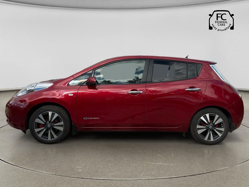 Nissan Leaf Tekna 30 kWh - fotka 2 z 24