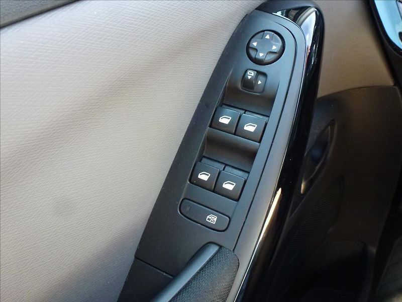 Citroën C4 Picasso 1,2 PureTech 130 6AUT  SpaceTo - fotka 38 z 54
