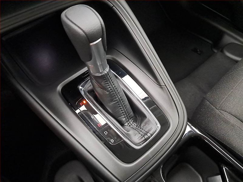 Honda HR-V (2023) e:HEV 1.5 i-MMD - fotka 16 z 21