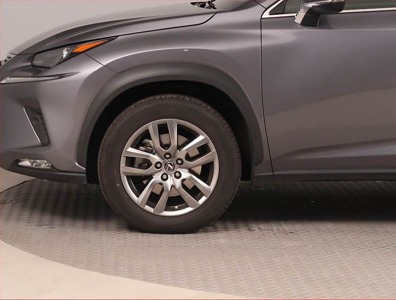 Lexus NX 300h (2022) Style Edition 300h - fotka 15 z 18