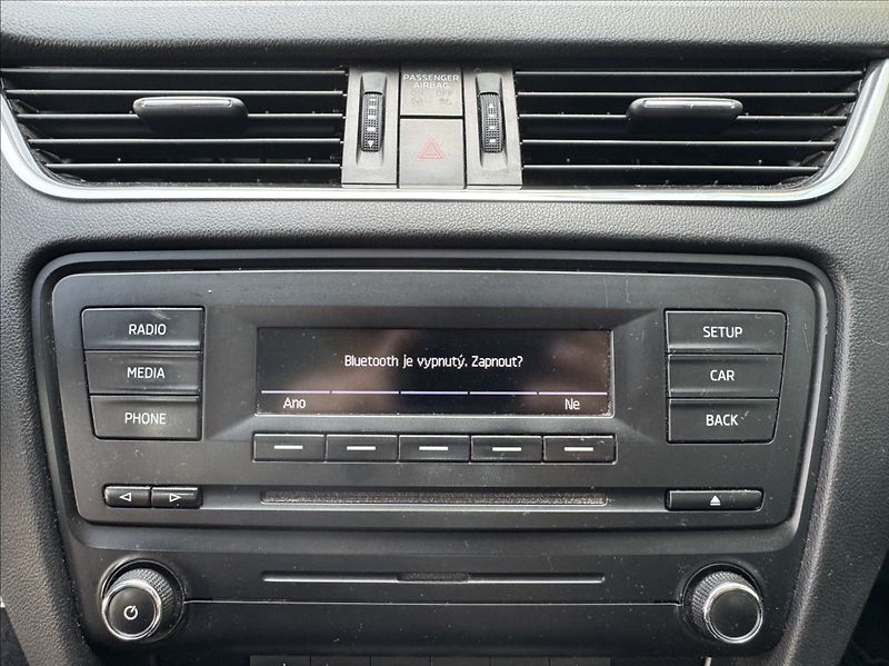 Škoda Octavia 1,6 TDI 77kW původ ČR - fotka 41 z 50