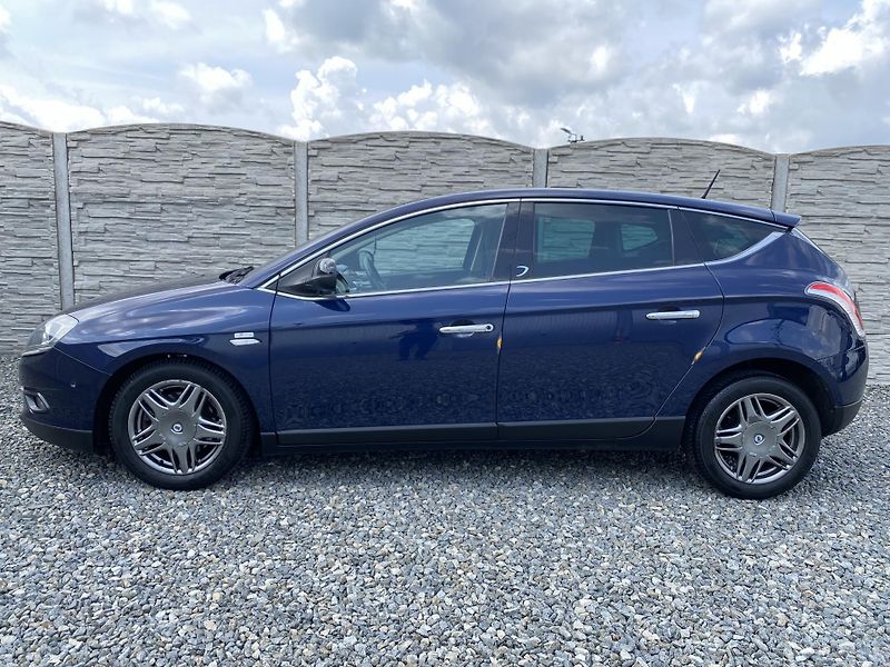 Lancia Delta 2.0JTD 165PS SPORT NAVI SERVIS - fotka 1 z 169