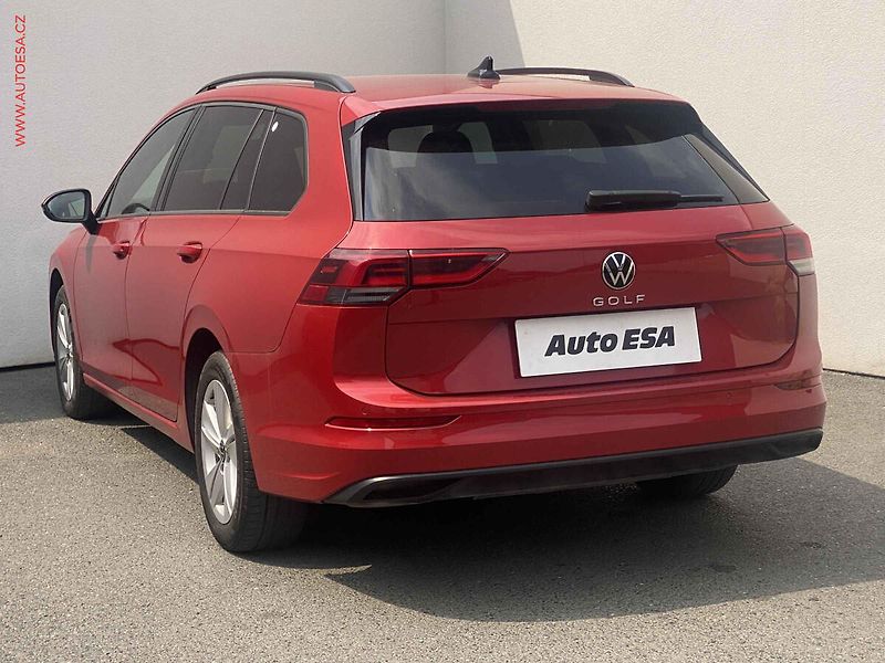 Volkswagen Golf (2022) 2.0 TDi, Life, DSG, LED - fotka 6 z 17