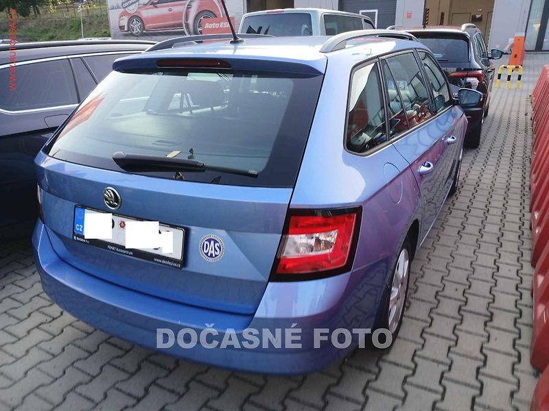 Škoda Fabia (2015) 1.2 TSI, 2.maj,ČR, AC - fotka 2 z 3