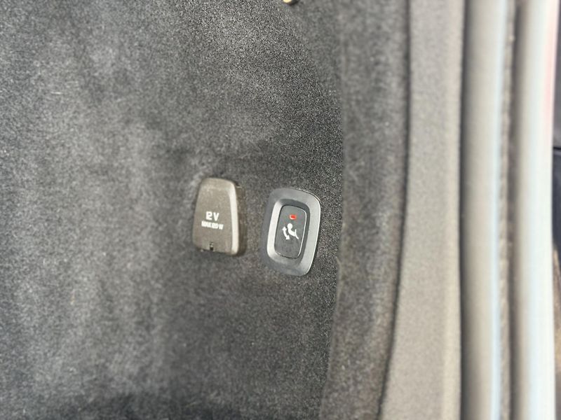 Volvo V60 B4 AUT*145kW*KeyLess*Tažné - fotka 29 z 31