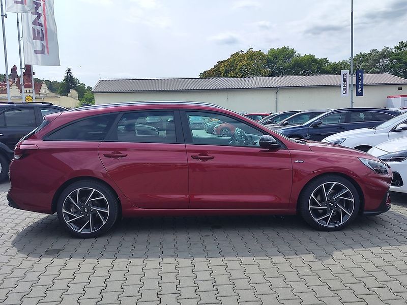 Hyundai i30 1.5 T-GDI/117kW N-Line DCT - fotka 4 z 32