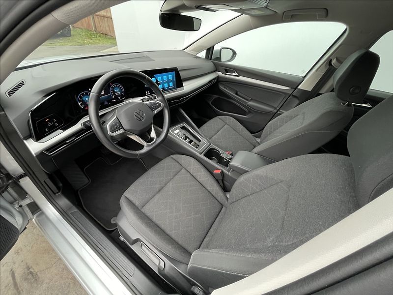 Volkswagen Golf Variant 1,5 eTSI DSG Life KESSY+Kamera - fotka 5 z 23