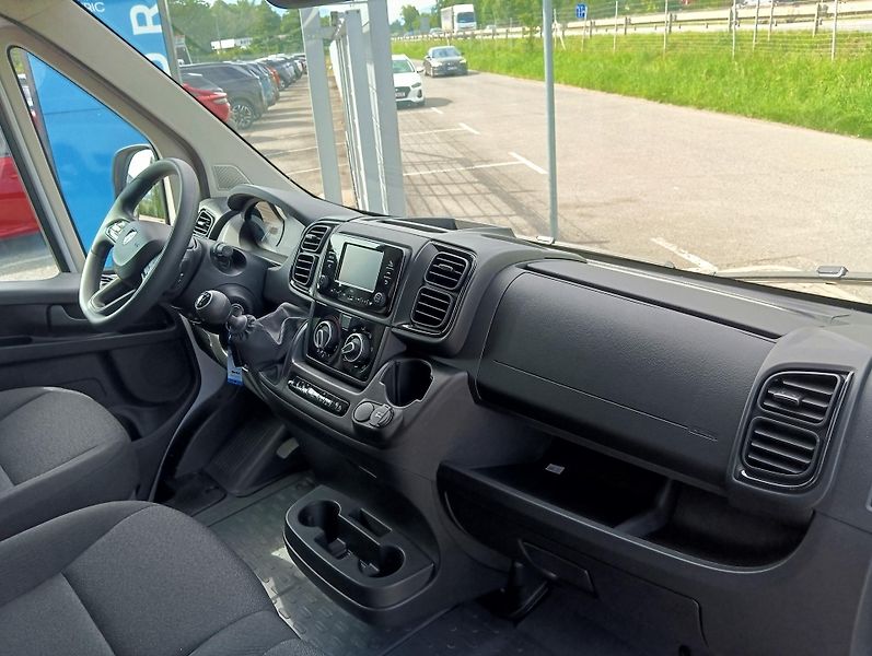 Peugeot Boxer (2026) Furgon 3500 L3H2 HDi 140k MAN6 - fotka 13 z 18