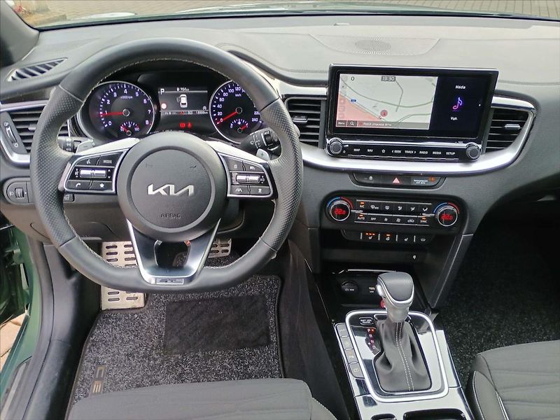 Kia ProCeed 1,5 T-GDi GPF 7DCT GT LINE PLU - fotka 5 z 8
