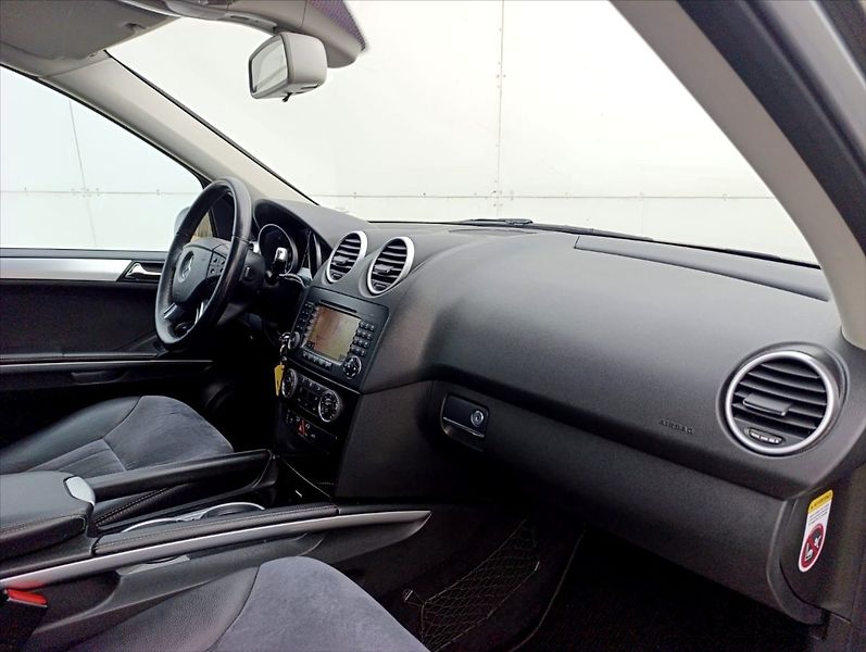 Mercedes-Benz Třídy M 3,0 320 CDi 4Matic,Navi,Xenony - fotka 21 z 36