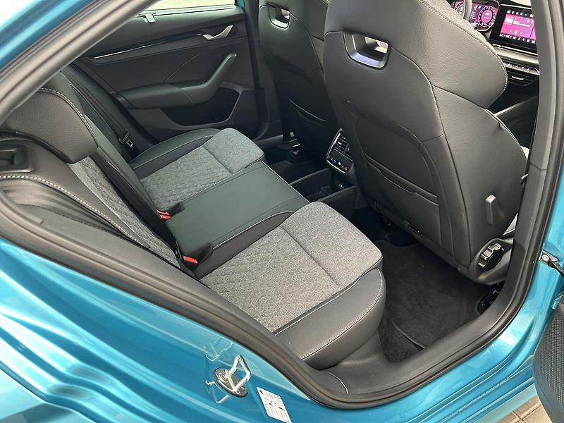 Škoda Octavia 1.5 TSI SportLine - fotka 25 z 30