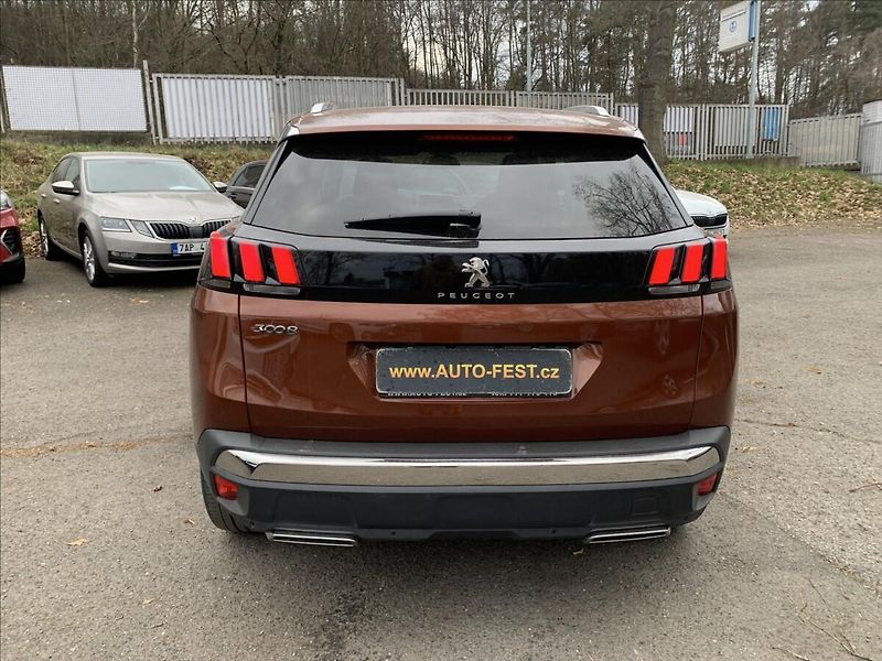 Peugeot 3008 1,2 PT ALLURE ČR,SERVISKA - fotka 6 z 16