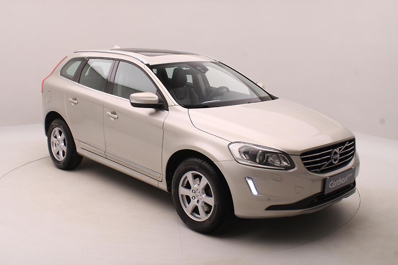 Volvo XC60 D4 AWD SUMMUM AUT  - fotka 16 z 42