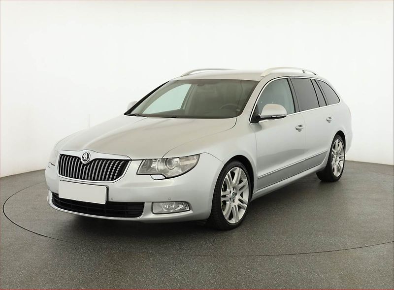 Škoda Superb (2011) 2.0 TDI, Automat, Serv.kniha - fotka 2 z 17