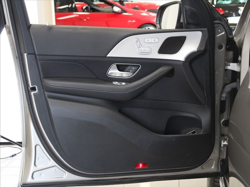 Mercedes-Benz GLE 2,0 300d 4M AMG Tažné 1.maj.ČR - fotka 21 z 27
