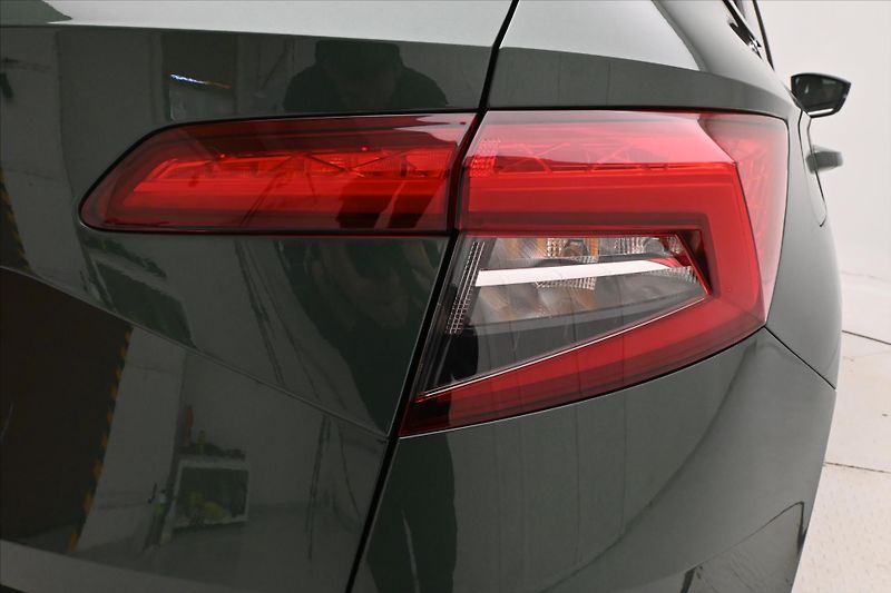 Škoda Karoq 1,5 TSI 110 kW STYLE Tažné Zár - fotka 30 z 31