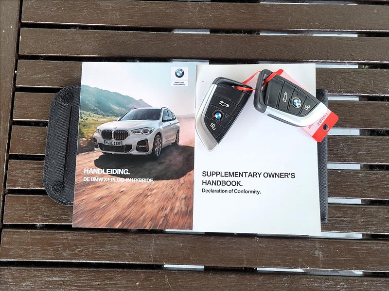 BMW X1 X-drive25e,4x4,M-sport,led - fotka 50 z 50
