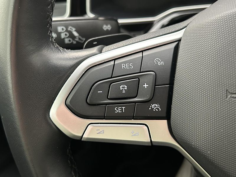Volkswagen Polo 1.0 TSi R-Line - fotka 15 z 27