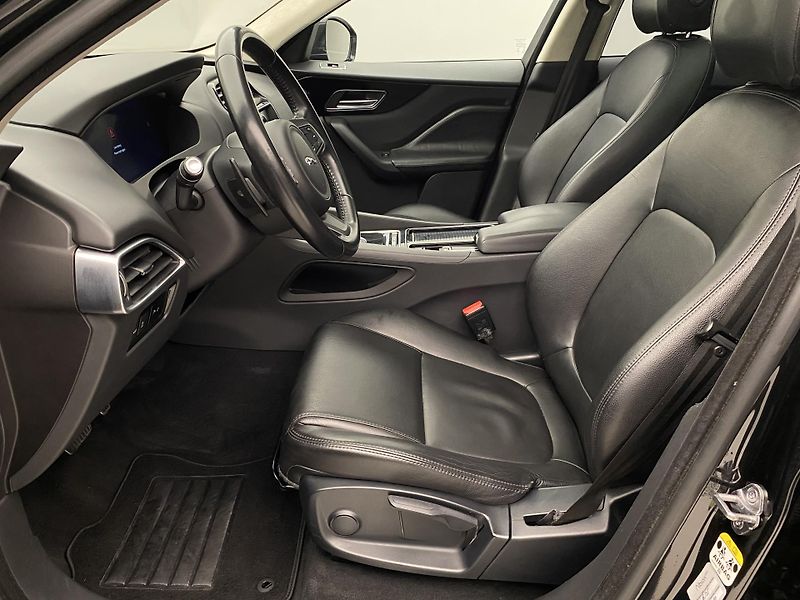 Jaguar F-Pace 25t AWD AUT  - fotka 3 z 38