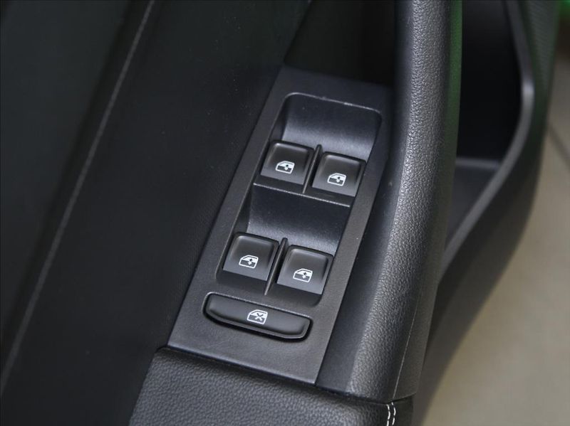 Škoda Rapid 1,2 TSi 81kW Style+ 37tkm! 1.m - fotka 16 z 26