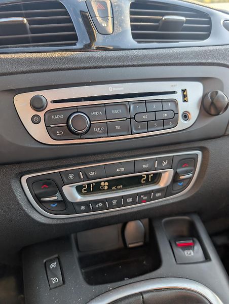 Renault Scénic (2014) NEFUNKČNÍ KLIMA, nová STK - fotka 10 z 17