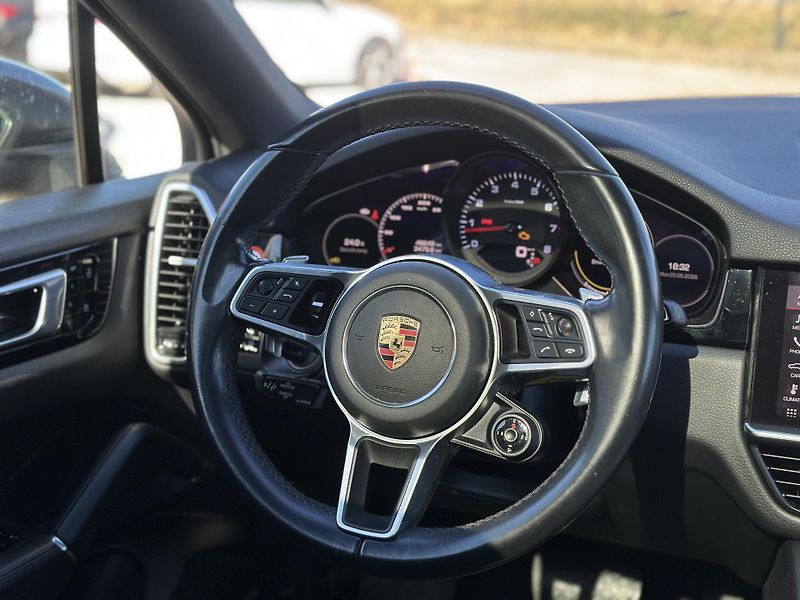 Porsche Cayenne (2020) Porsche Cayenne 2020 - fotka 20 z 21