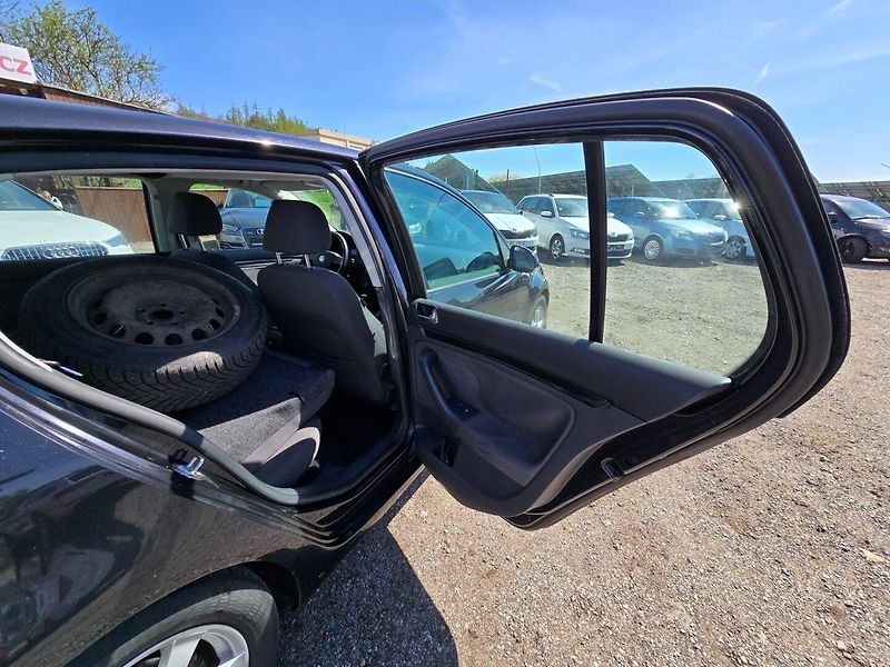 Volkswagen Golf (2007) 2.0 TDi 100KW - fotka 18 z 24