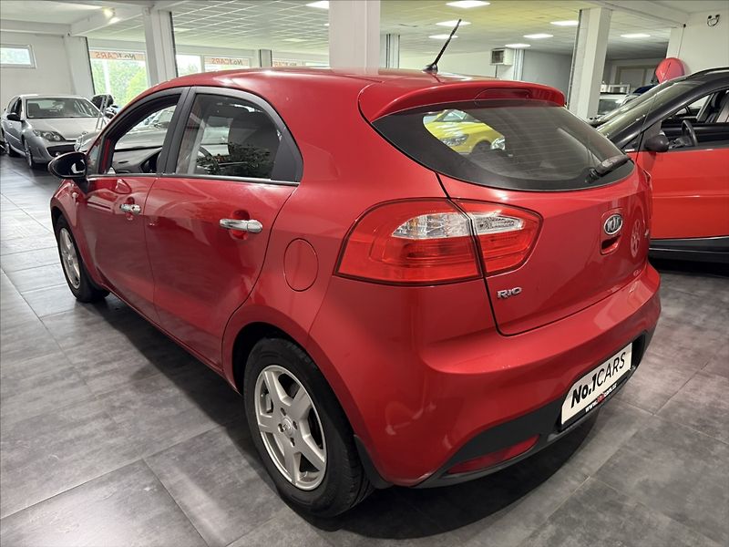 Kia Rio 1,3   i KLIMA HEZKÝ STAV ALU - fotka 4 z 24