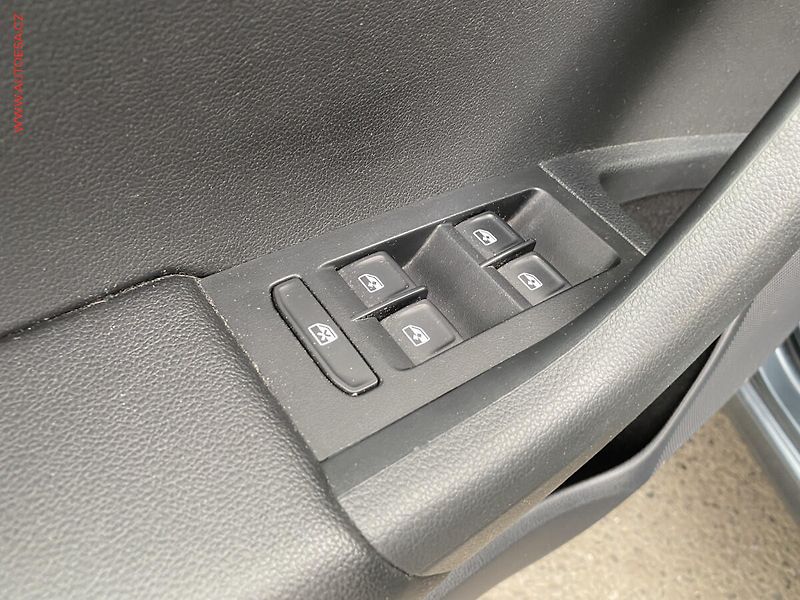 Škoda Octavia (2020) 1.6 TDi, Ambition, TZ, navi - fotka 13 z 18