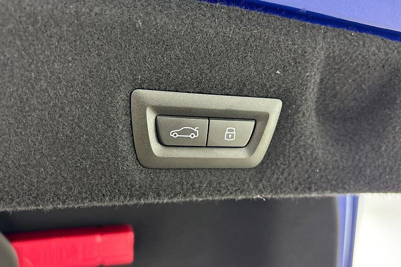 BMW i3 50 xDrive Sedan - fotka 11 z 27