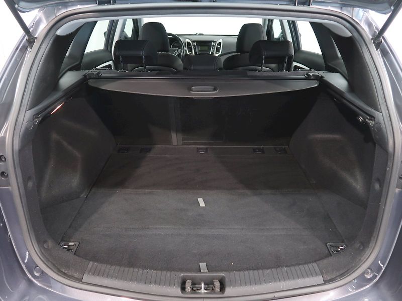 Hyundai i30 (2017) WEEKEND 1.6GDI 99KW - fotka 28 z 30