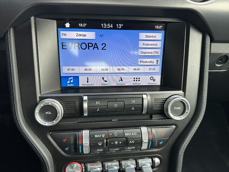 Ford Mustang 5,0 V8 331kW - CZ - AUTOMAT - fotka 23 z 42
