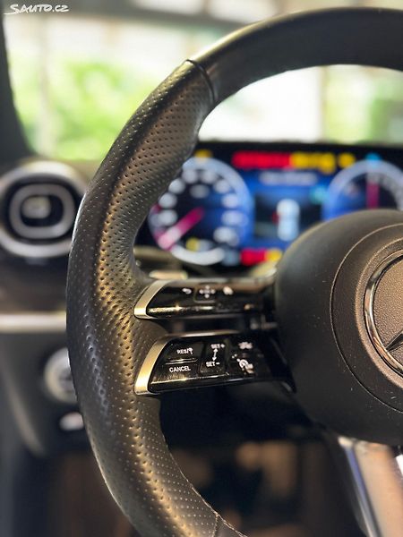 Mercedes-Benz Třídy C 300e AMG paket odpočet DPH - fotka 23 z 29