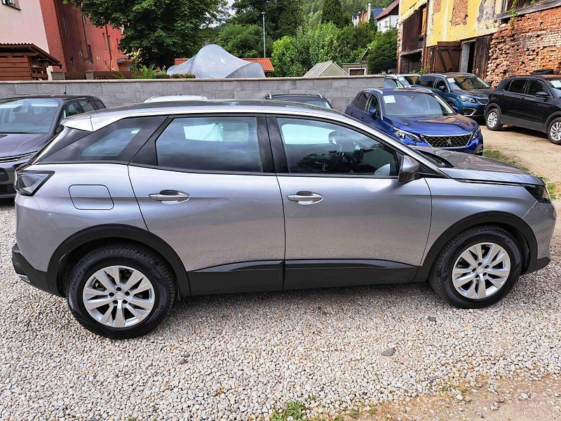 Peugeot 3008 (2021) 1,2 PT EAT8 LED 17ALU PDC NAVI - fotka 2 z 21