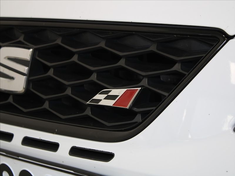 Seat Leon 2,0 Cupra 290 DSG ST Pano.DCC - fotka 28 z 30