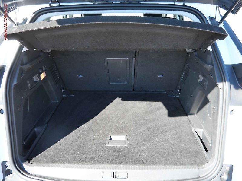 Peugeot 3008 (2018) 1.6 HDi, 1.maj,ČR, Active - fotka 7 z 20