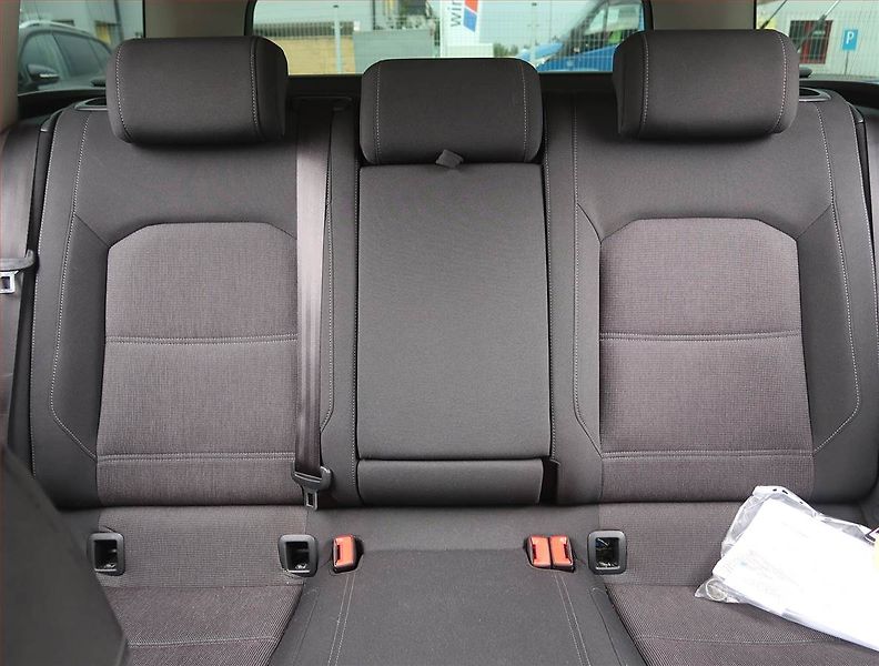 Volkswagen Passat (2017) 2.0 TDI, Automat, Serv.kniha - fotka 10 z 19