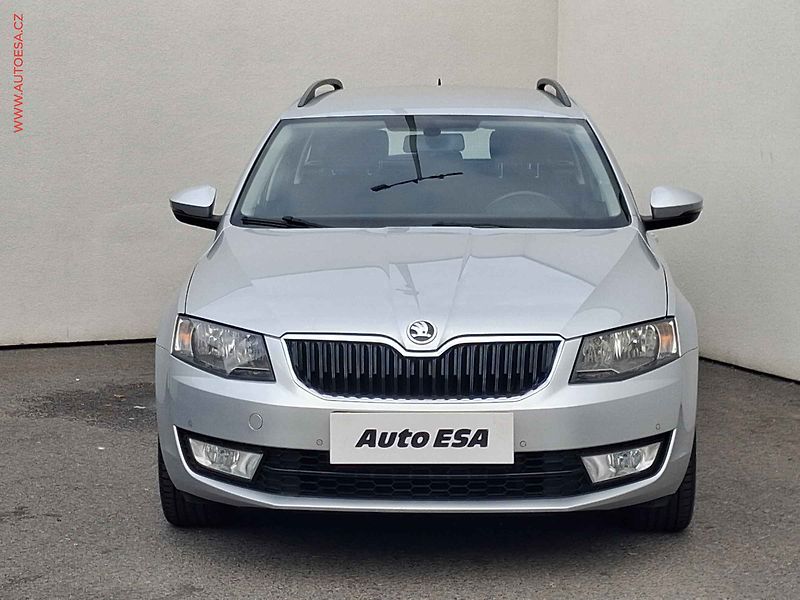 Škoda Octavia (2014) 2.0 TDi, ČR, Elegance - fotka 2 z 18
