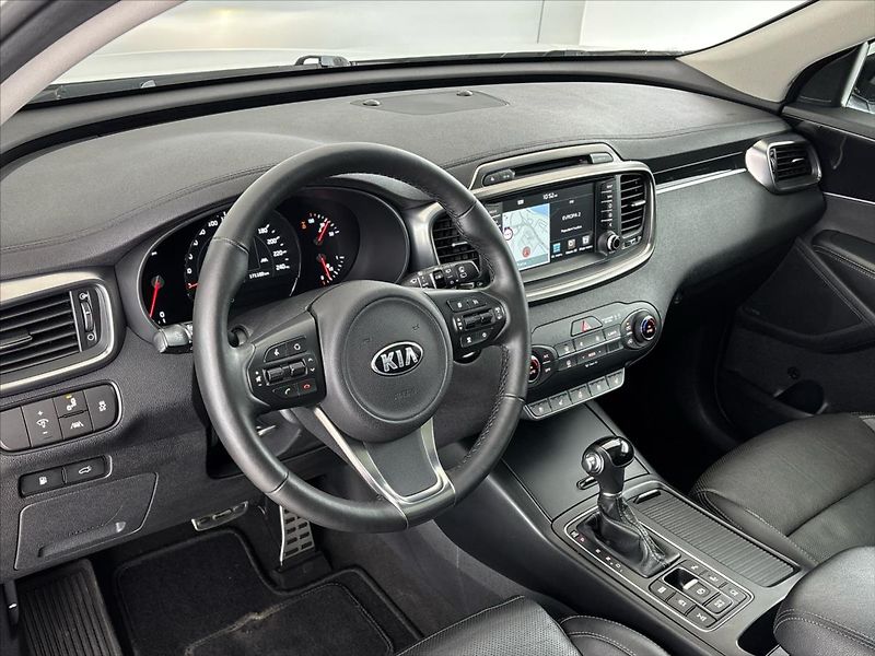 Kia Sorento Exclusive 6AT 4x4 2,2 CRDi - fotka 6 z 42