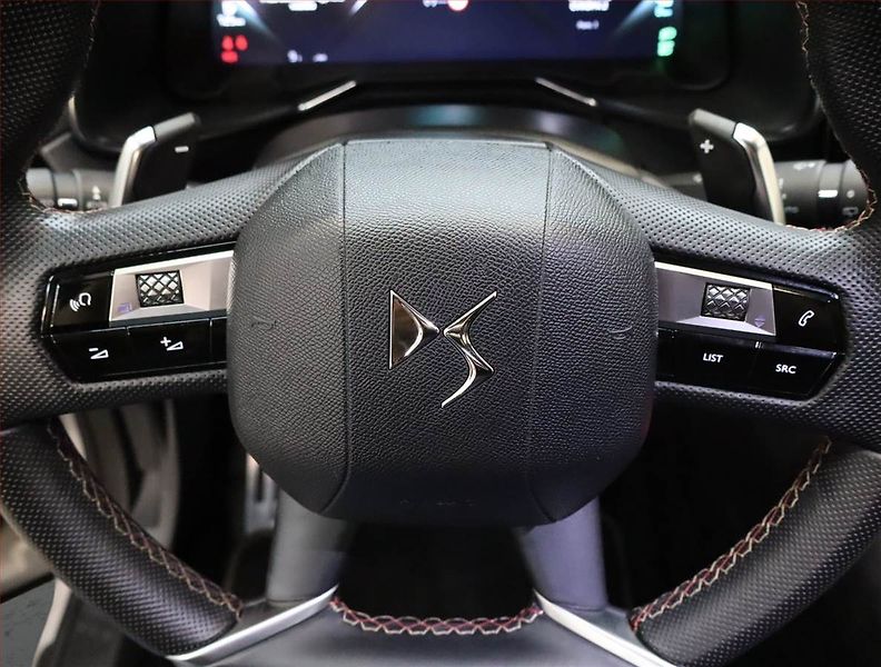 DS Automobiles DS7 Crossback (2021) E-Tense 4x4 - fotka 12 z 31